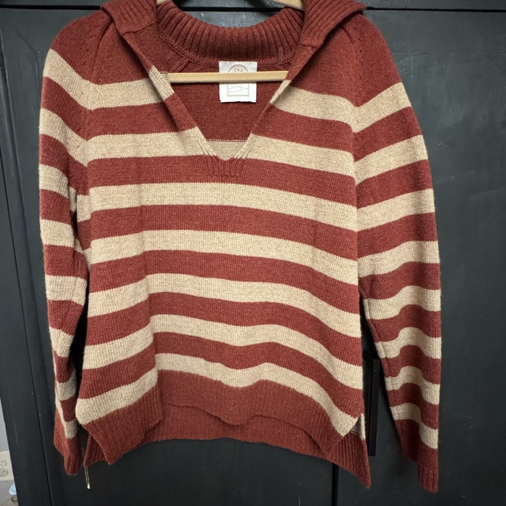 House of Sunny Rust and Beige V-Neck Sweater